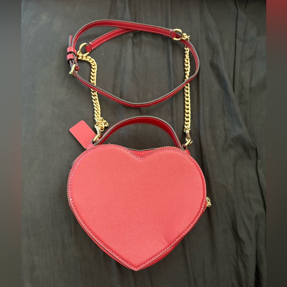 EUC Coach Heart Purse - Picture 2 of 12